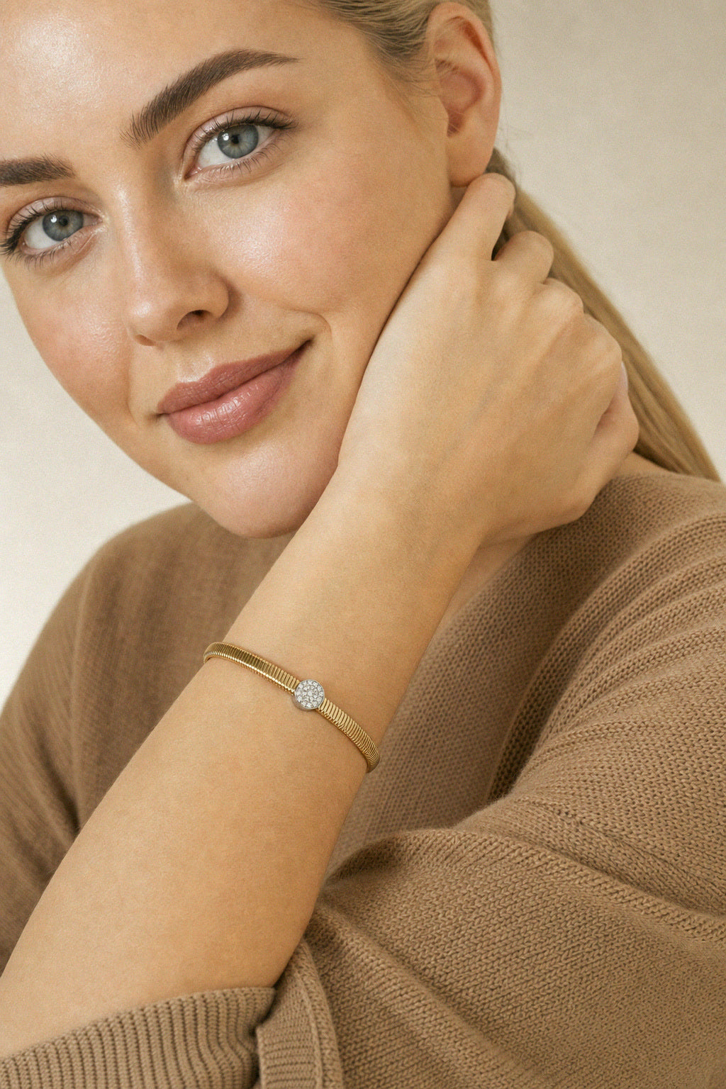 Pavé Disc Bracelet by Amanelle