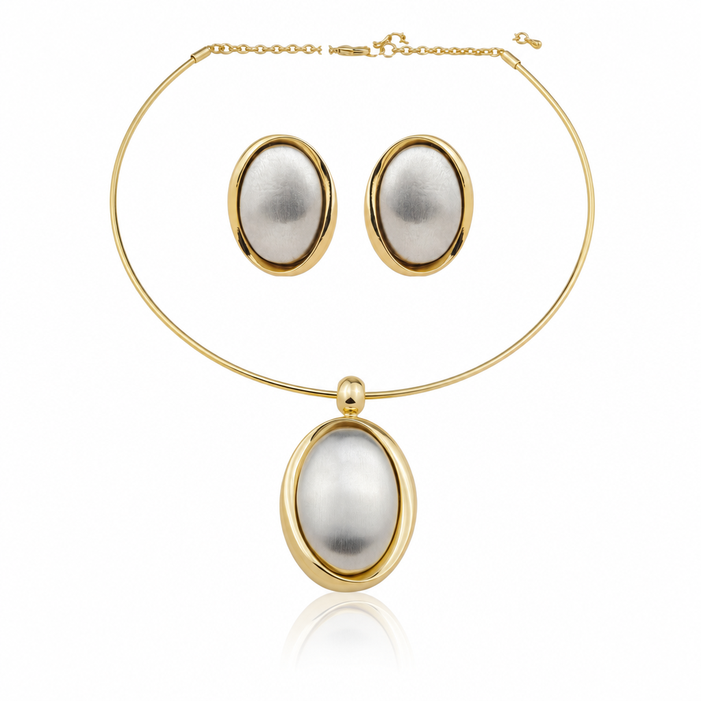 Aura Satin Oval Set by Amanelle
